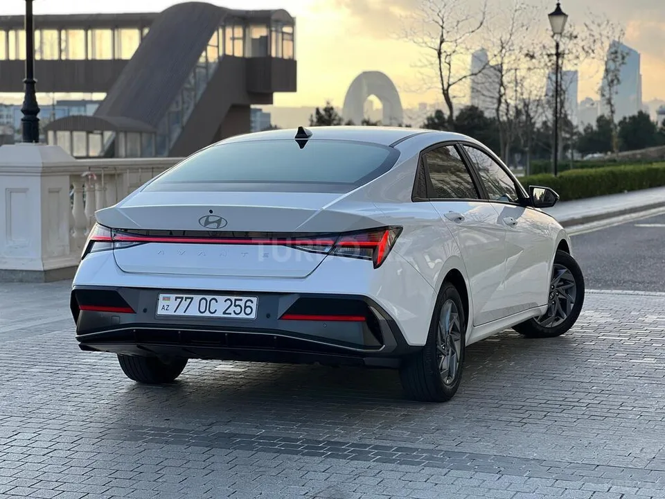 Hyundai Avante — фото 3/4