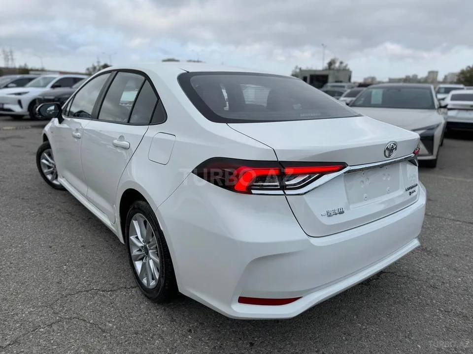 Toyota Corolla — фото 3/4