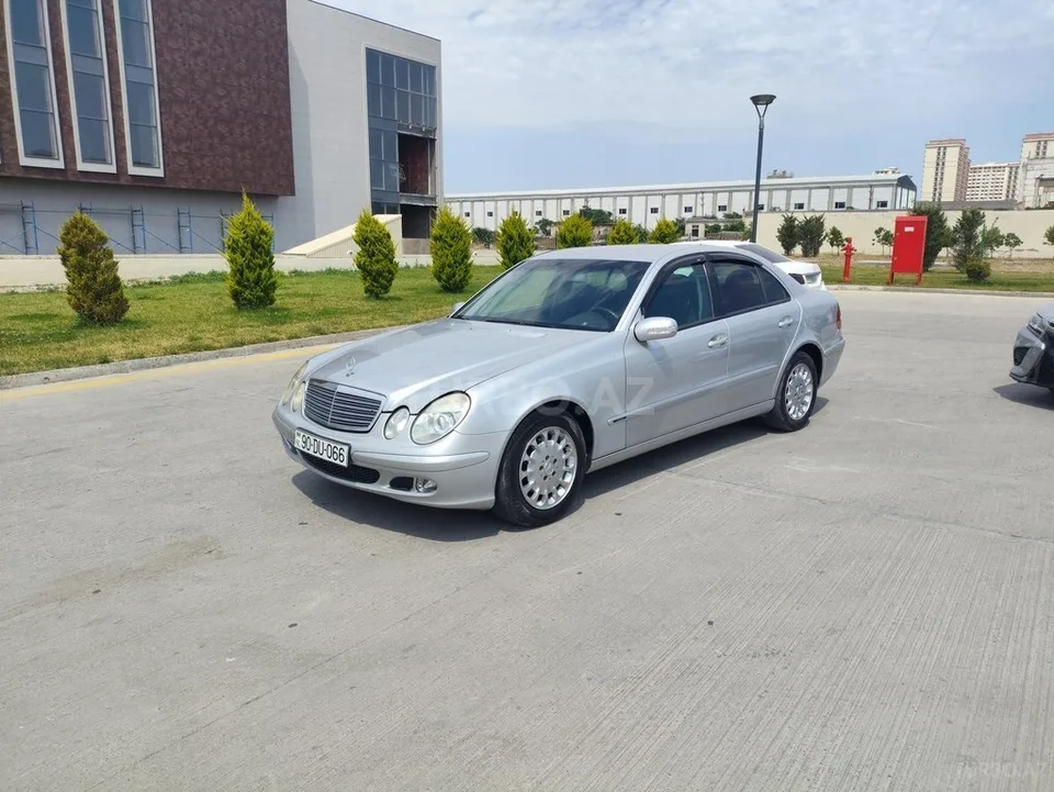 Mercedes E 240 — foto 2/4