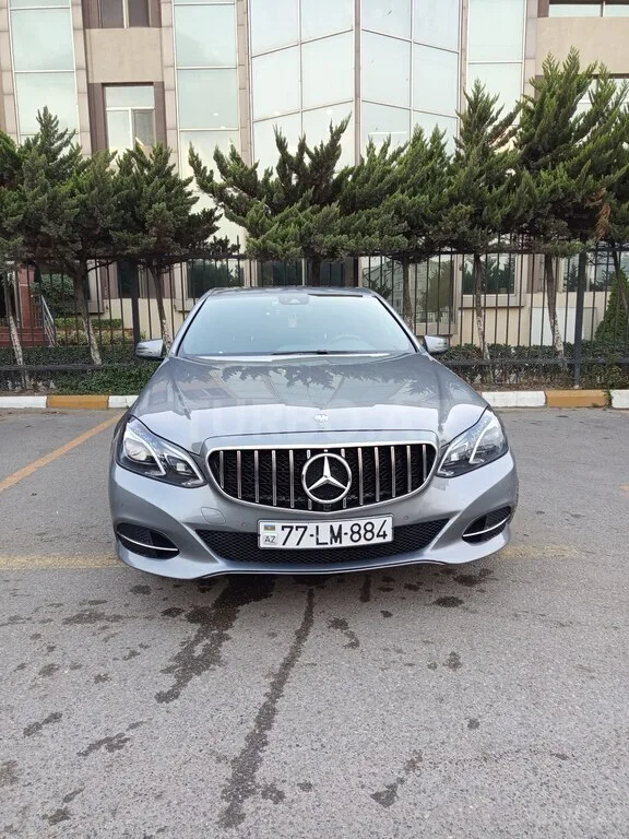 Mercedes E 220 — фото 1/4