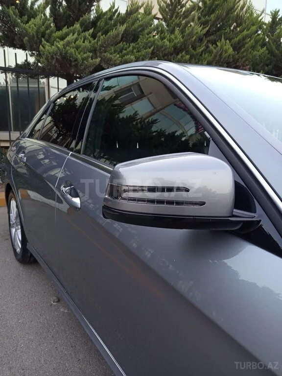 Mercedes E 220 — фото 3/4