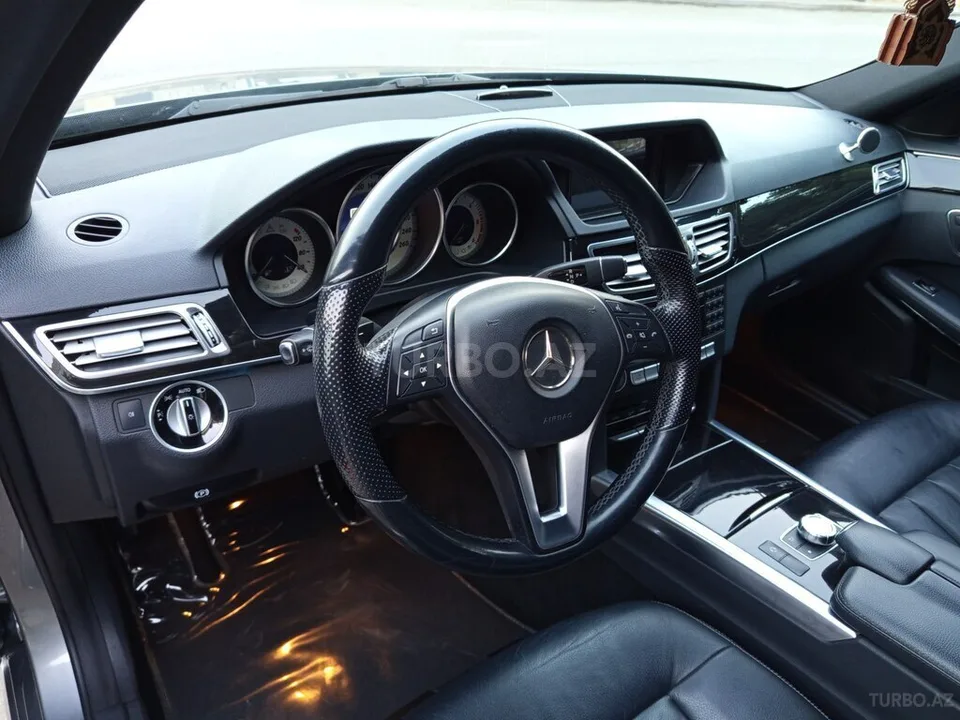 Mercedes E 220 — фото 4/4