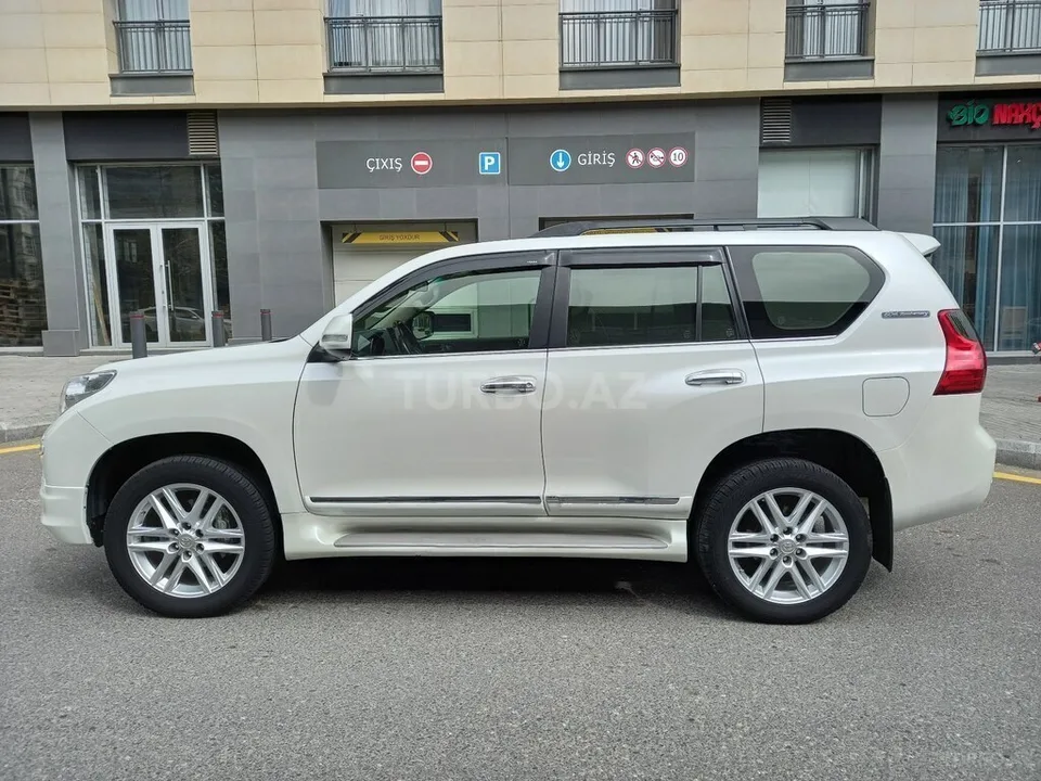 Toyota Land Cruiser Prado — фото 2/4