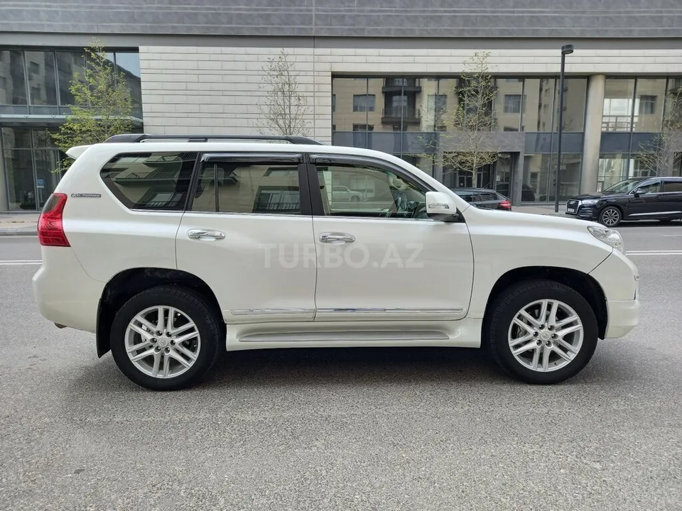 Toyota Land Cruiser Prado — фото 3/4