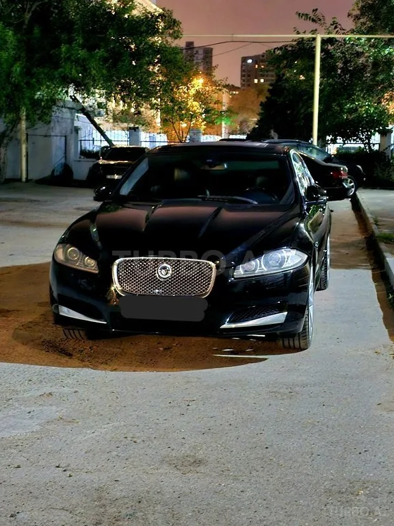 Jaguar XF — фото 1/4