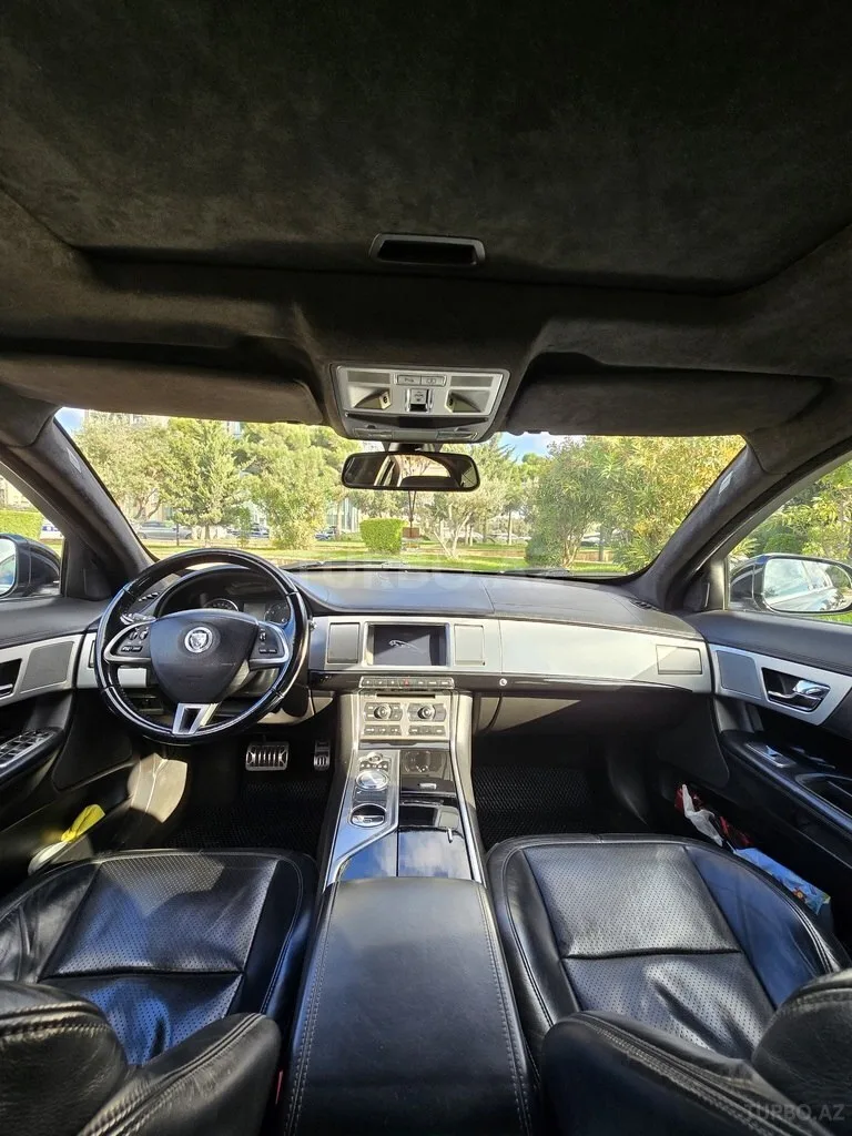 Jaguar XF — фото 3/4