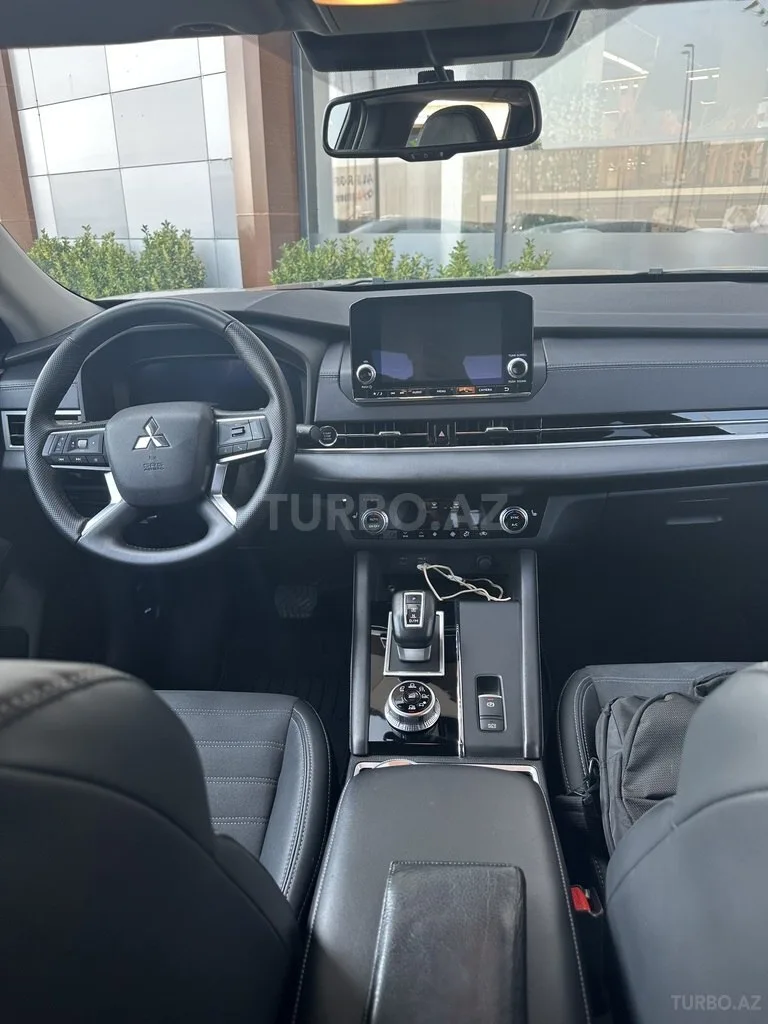 Mitsubishi Outlander — фото 4/4