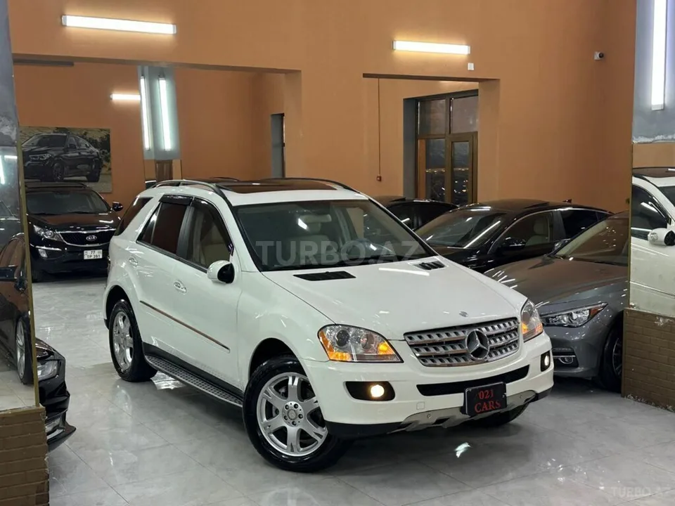 Mercedes ML 350 4MATIC — фото 1/4