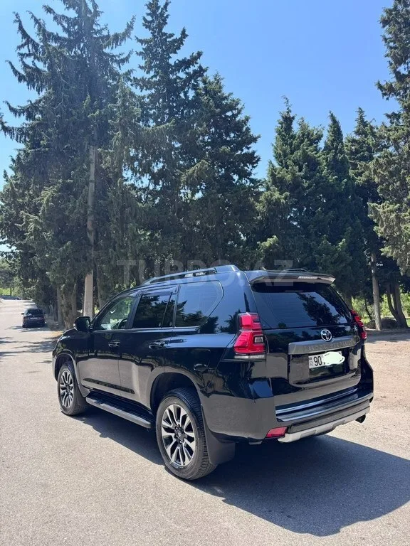 Toyota Land Cruiser Prado — фото 3/4