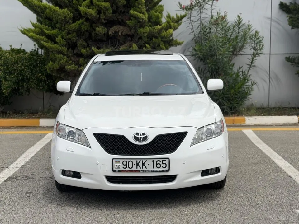 Toyota Camry — foto 2/4
