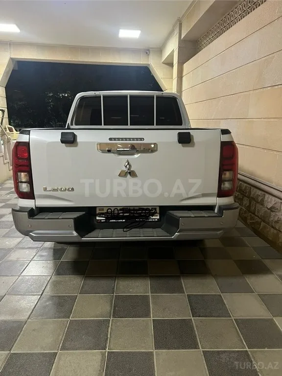 Mitsubishi L200 — фото 4/4