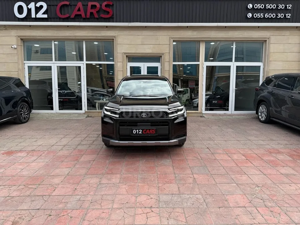 Toyota RAV4 — фото 1/4