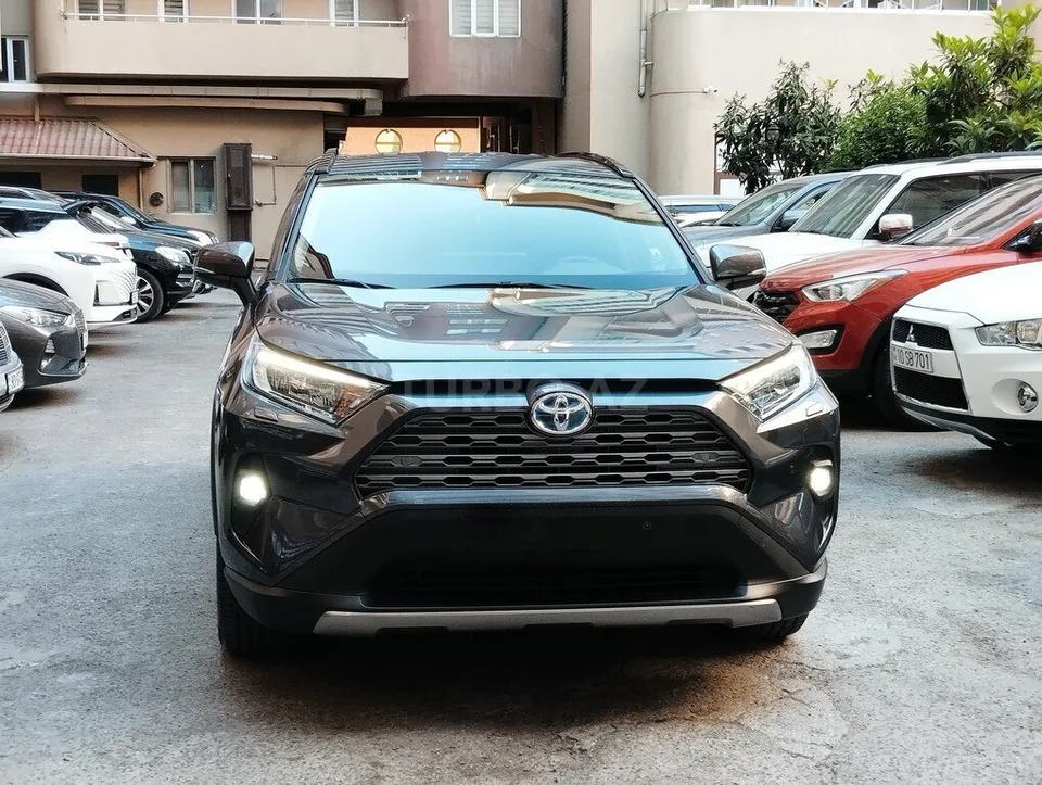 Toyota RAV4 — фото 2/4