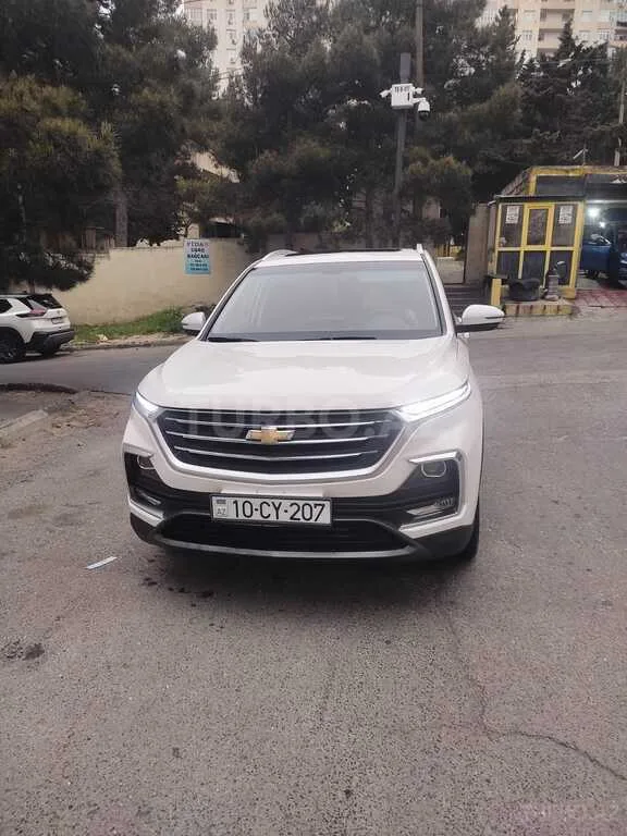 Chevrolet Captiva — foto 1/4