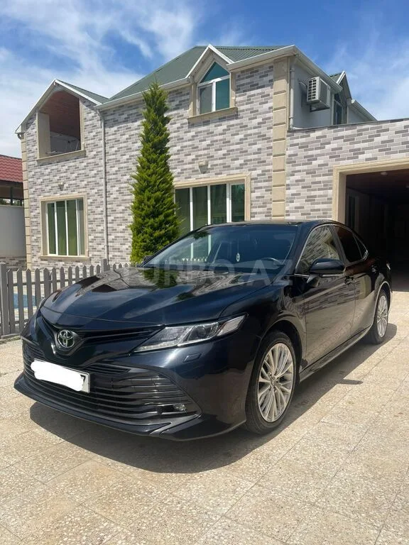Toyota Camry — фото 2/4