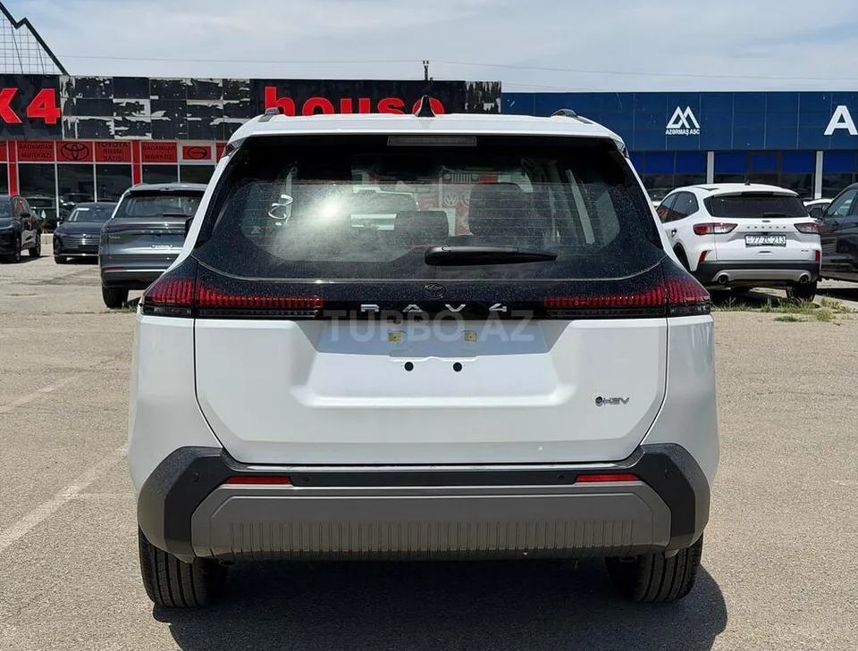 Toyota RAV4 — фото 4/4