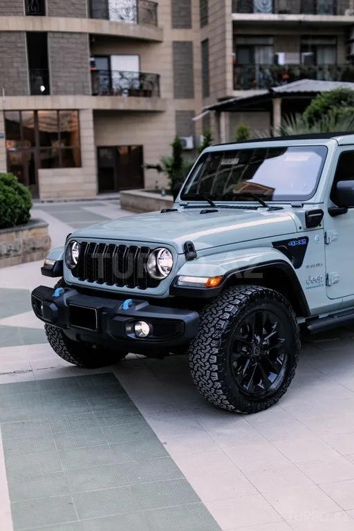 Jeep Wrangler — фото 1/4