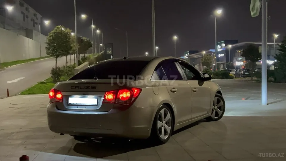 Chevrolet Cruze — foto 2/4