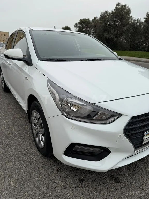 Hyundai Accent — foto 4/4