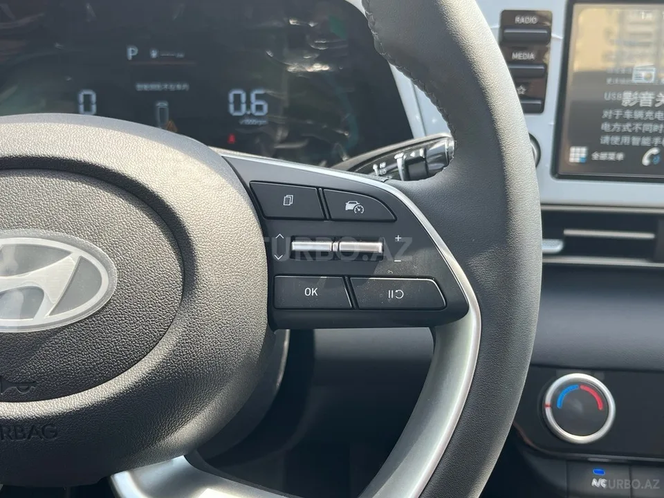 Hyundai Elantra — foto 4/4
