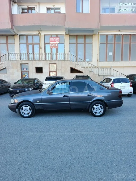Mercedes C 250 — фото 2/4