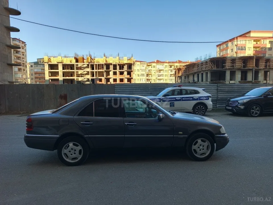 Mercedes C 250 — фото 3/4