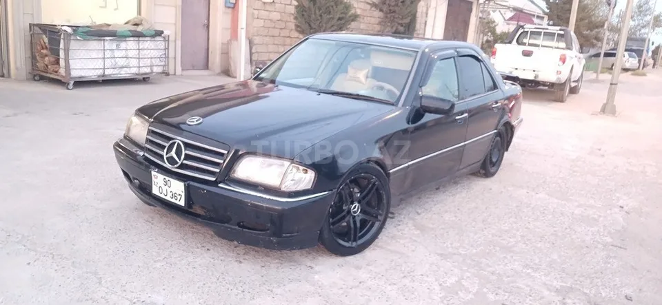 Mercedes C 230 — фото 1/4