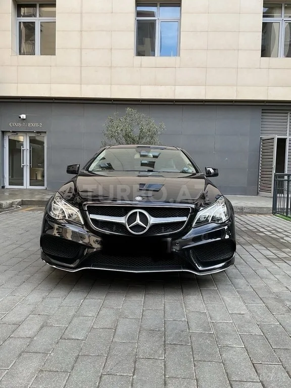 Mercedes E 200 — фото 1/4
