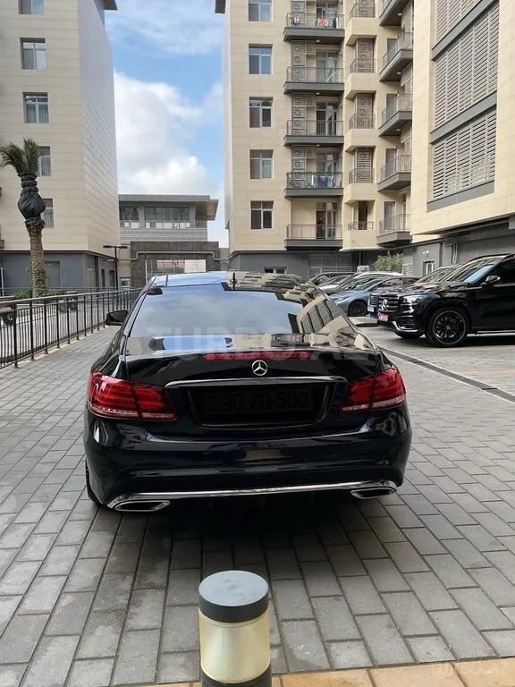 Mercedes E 200 — фото 2/4