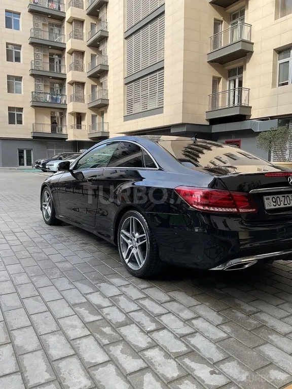 Mercedes E 200 — фото 3/4