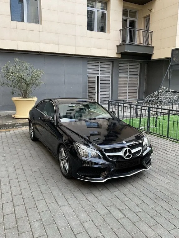 Mercedes E 200 — фото 4/4