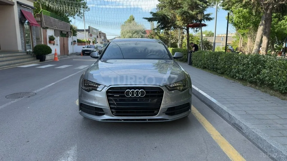 Audi A6 — фото 1/4