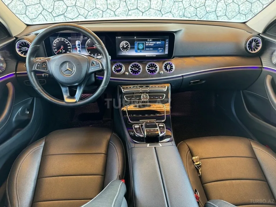 Mercedes E 220 d — фото 3/4