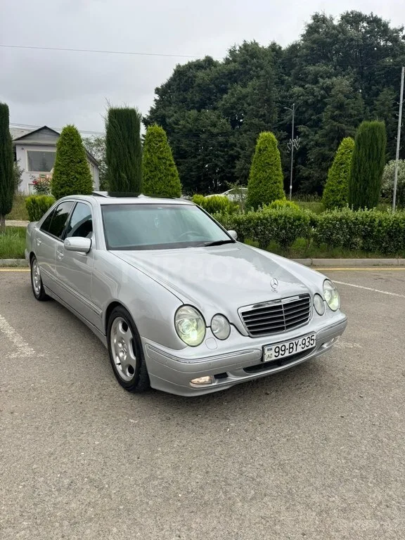 Mercedes E 280 — фото 3/4