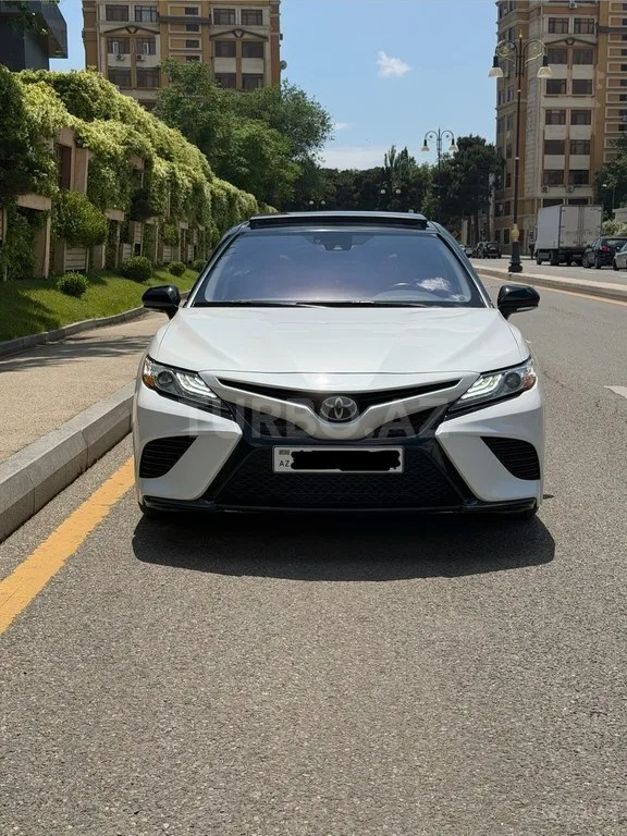 Toyota Camry — foto 2/4