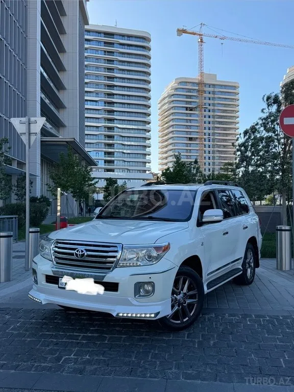 Toyota Land Cruiser — foto 1/4
