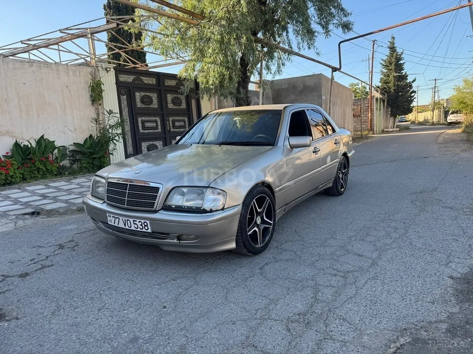 Mercedes C 200 — фото 2/4