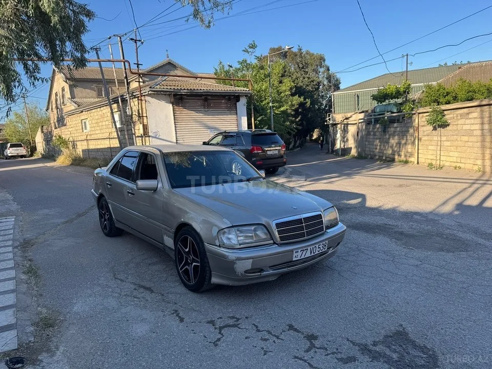 Mercedes C 200 — фото 3/4