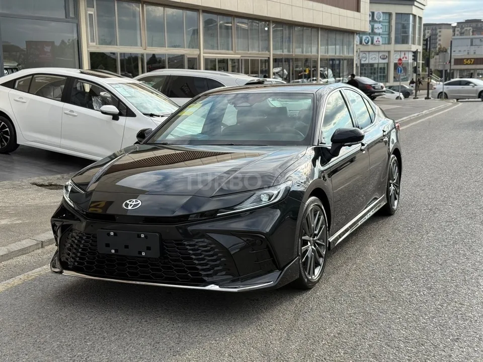 Toyota Camry — фото 2/4