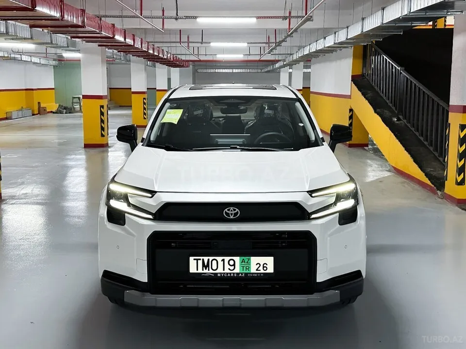 Toyota RAV4 — фото 3/4