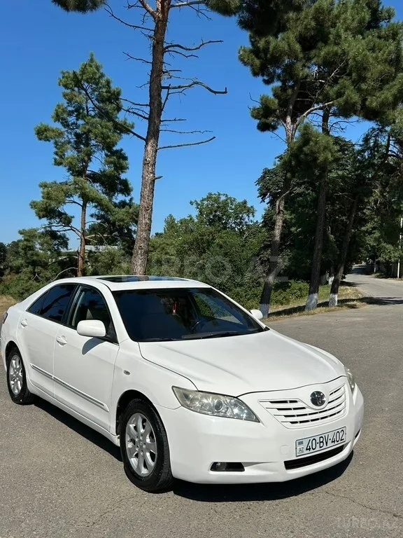 Toyota Camry — foto 2/4