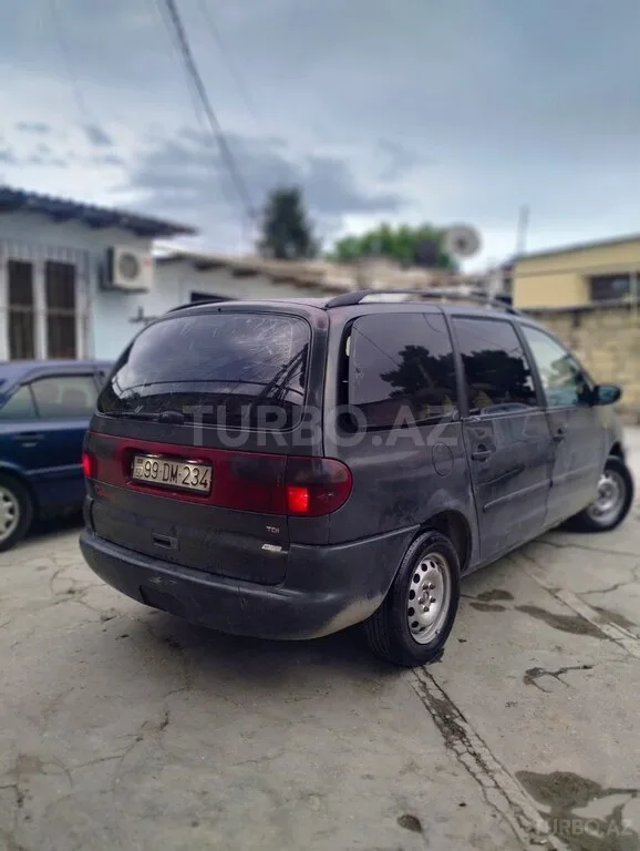 Ford Galaxy — фото 2/4