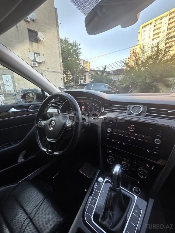 Volkswagen Passat — фото 3/4