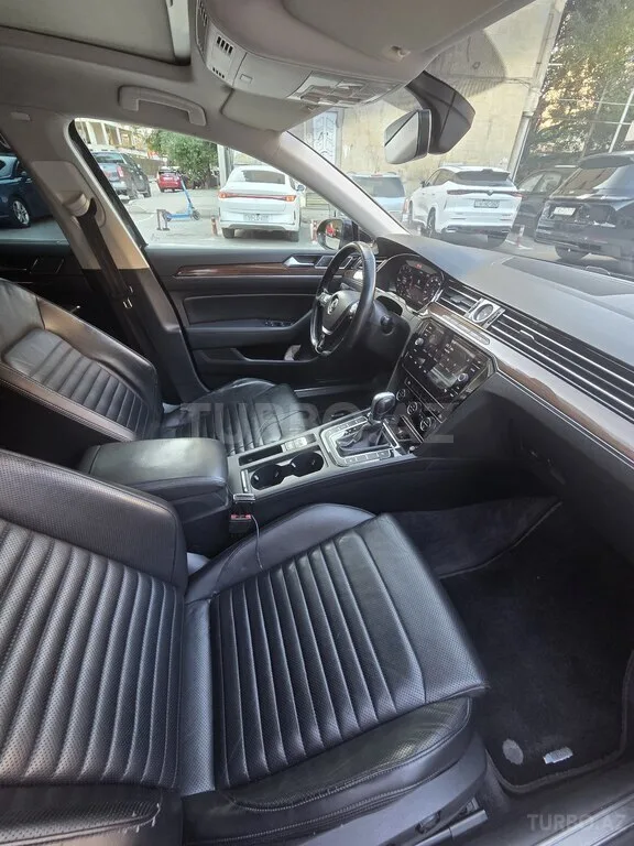 Volkswagen Passat — фото 4/4