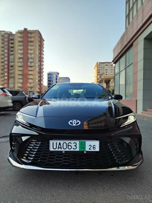 Toyota Camry — фото 2/4