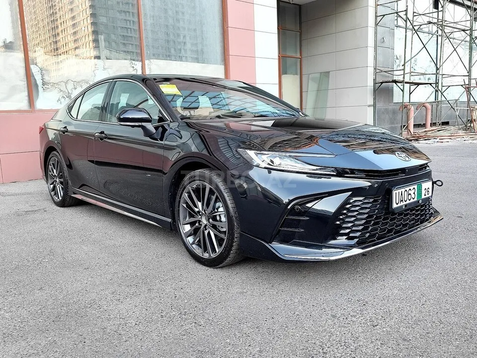 Toyota Camry — фото 3/4