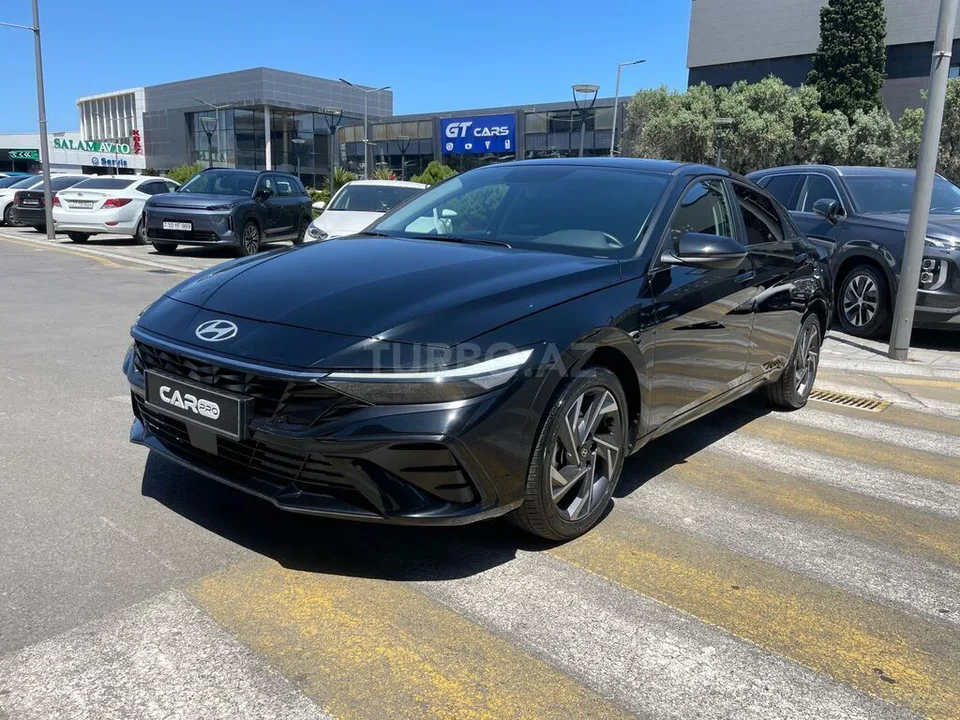 Hyundai Elantra — фото 2/4