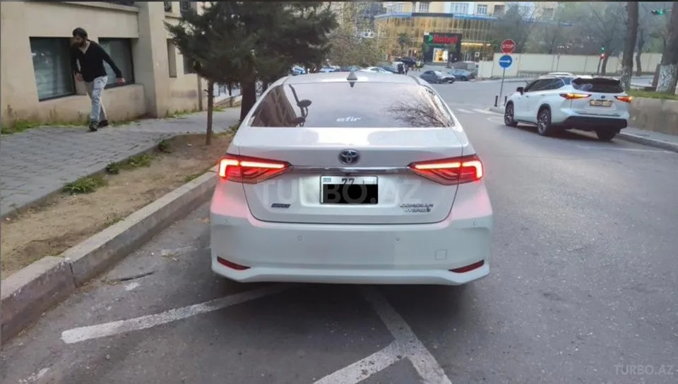 Toyota Corolla — foto 2/4