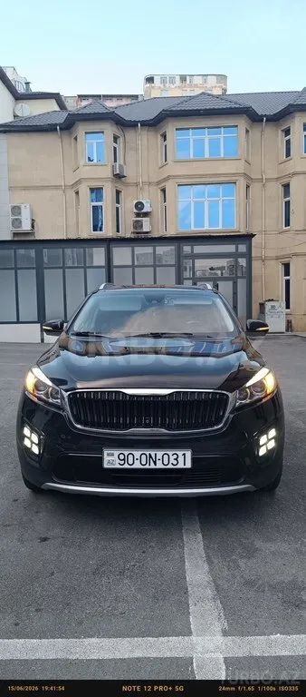 Kia Sorento — фото 2/4