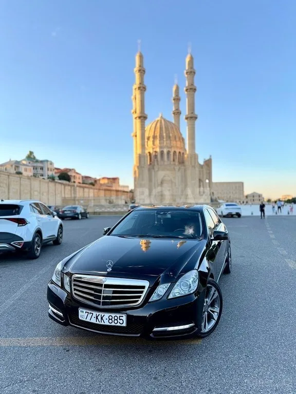 Mercedes E 350 — фото 1/4